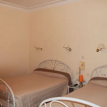 Logis Beausejour Hotel 2*