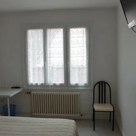 Hotel Logis Beausejour 2*